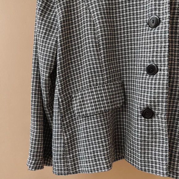 90s Vintage Plaid Jacket with Black Buttons - Picture 2 of 3